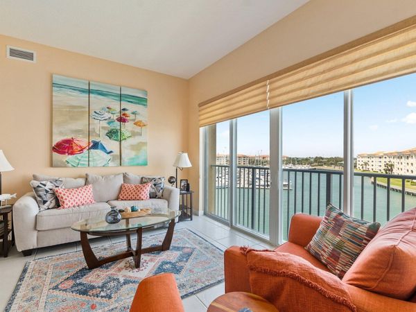 17 Harbour Isle Drive W, Unit Ph03, Hutchinson Island, FL 34949