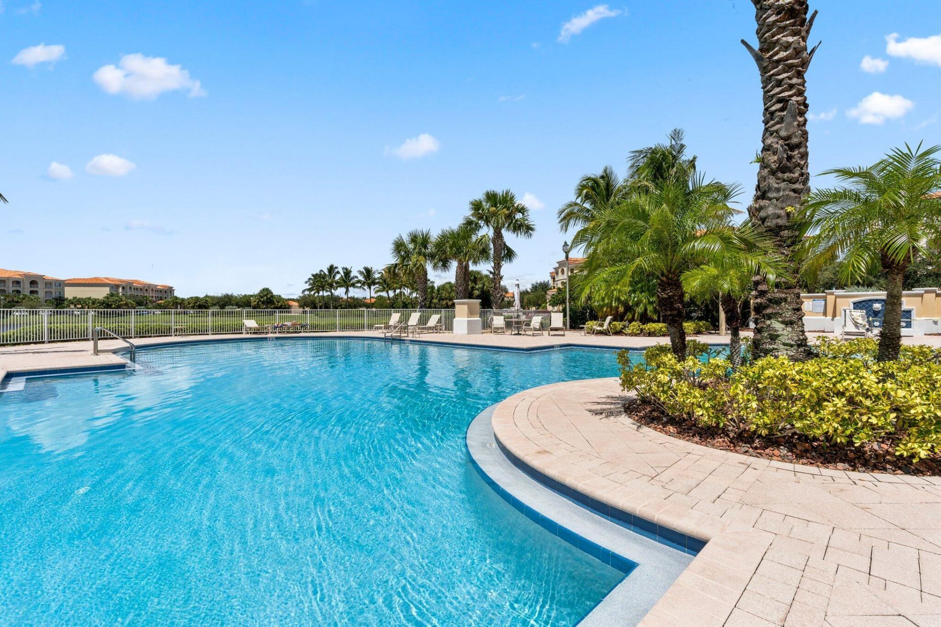 17 Harbour Isle Drive W, Unit Ph03, Hutchinson Island, FL 34949 Photo