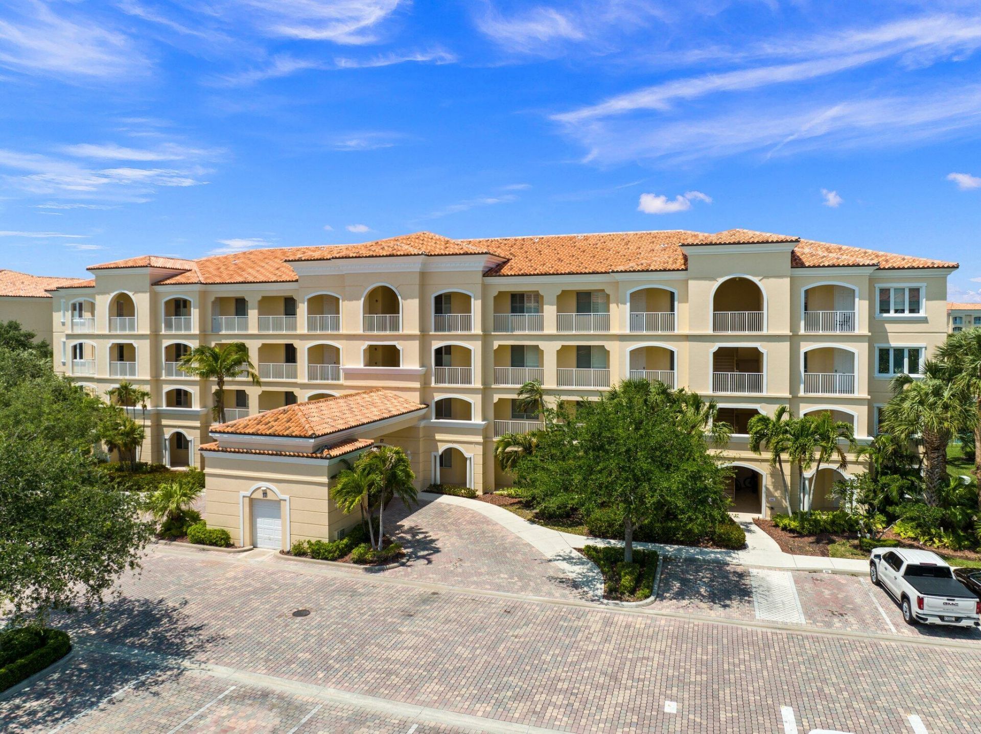 17 Harbour Isle Drive W, Unit Ph03, Hutchinson Island, FL 34949 Photo