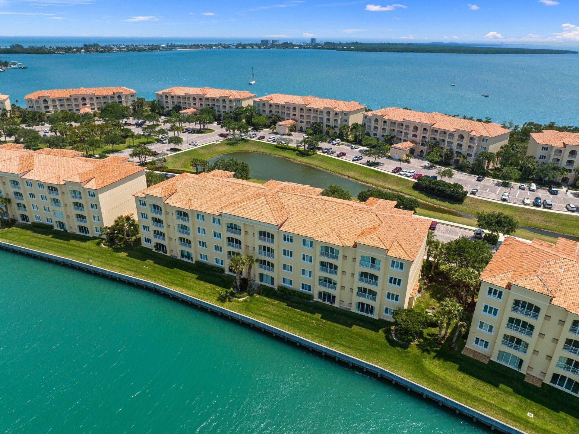17 Harbour Isle Drive W, Unit Ph03, Hutchinson Island, FL 34949 Photo