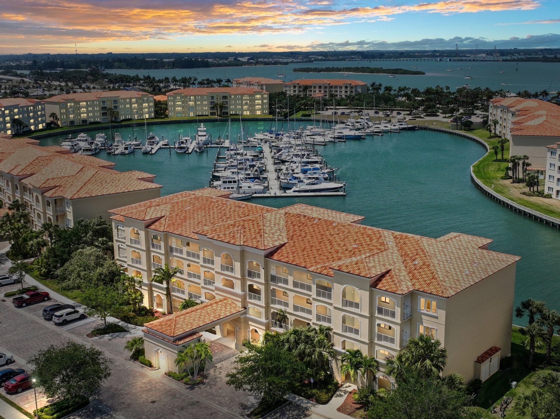 17 Harbour Isle Drive W, Unit Ph03, Hutchinson Island, FL 34949 Photo