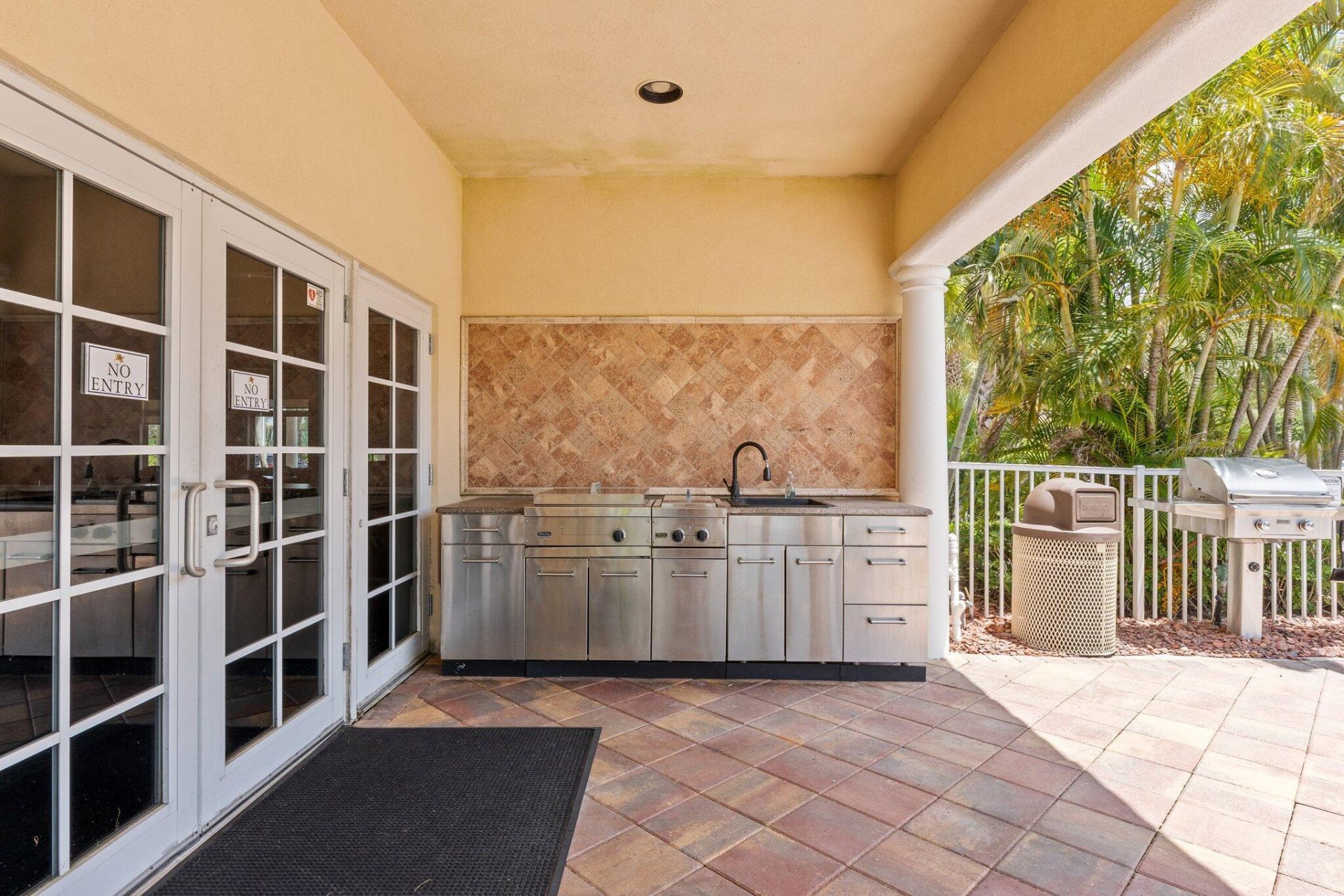 17 Harbour Isle Drive W, Unit Ph03, Hutchinson Island, FL 34949 Photo