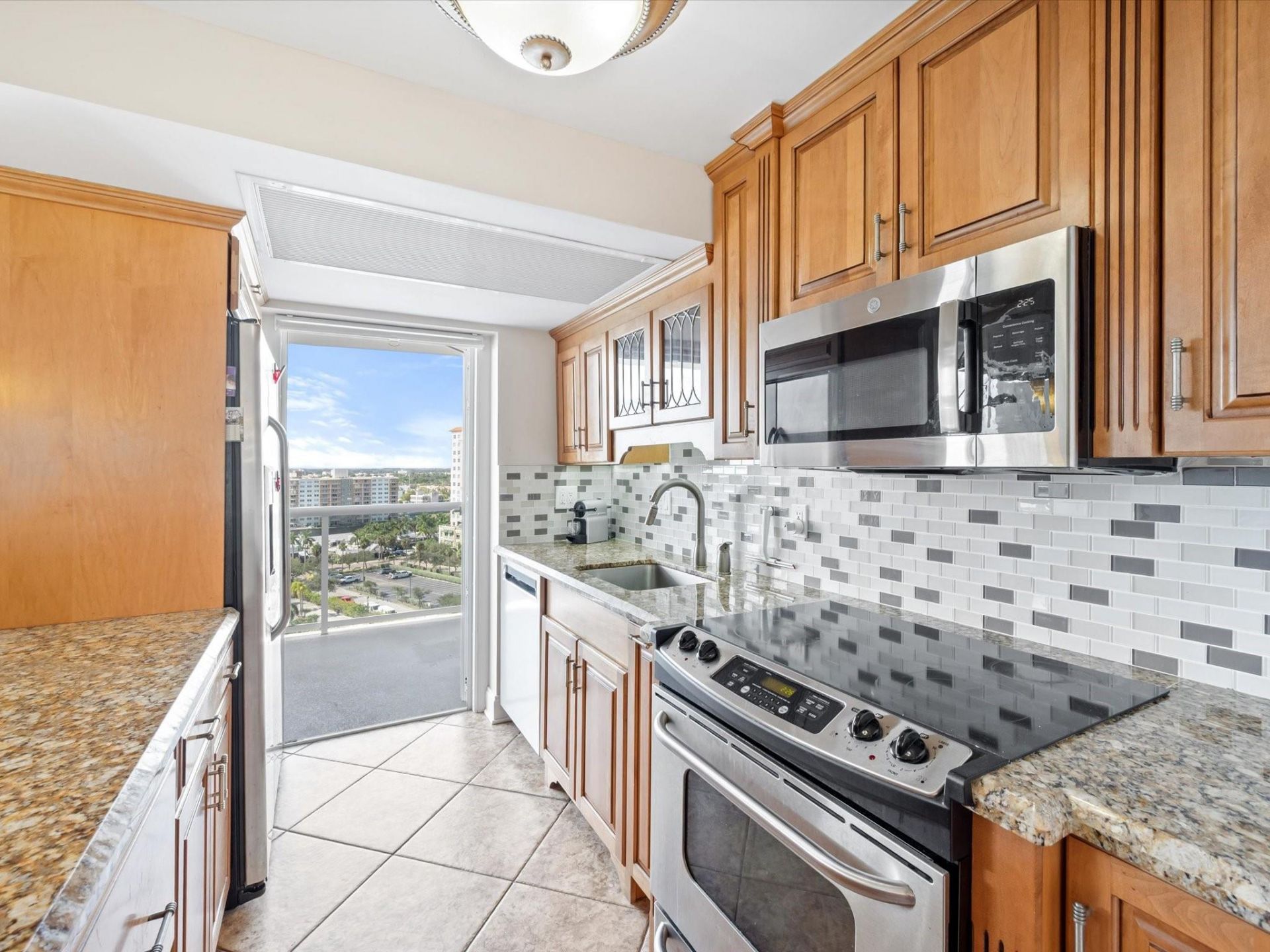 2841 N Ocean Boulevard, Unit 1407, Fort Lauderdale, FL 33308 Photo