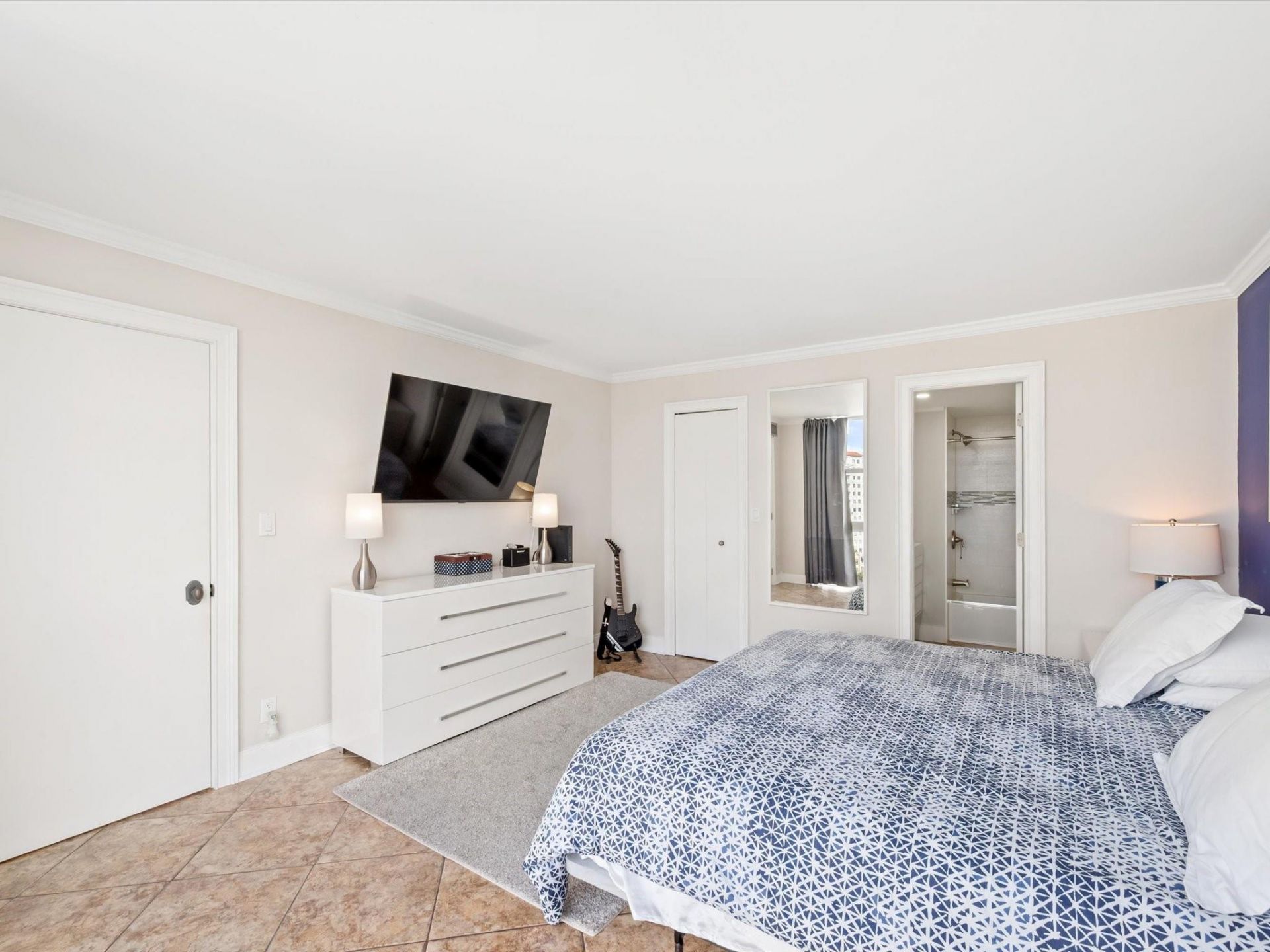 2841 N Ocean Boulevard, Unit 1407, Fort Lauderdale, FL 33308 Photo