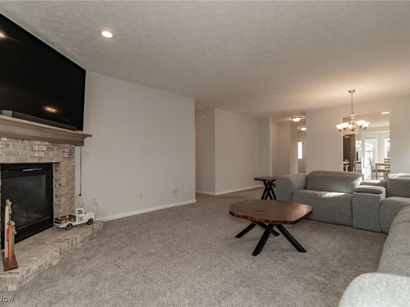 144 Prestwyck Lane, Elyria, OH 44035 Photo 4