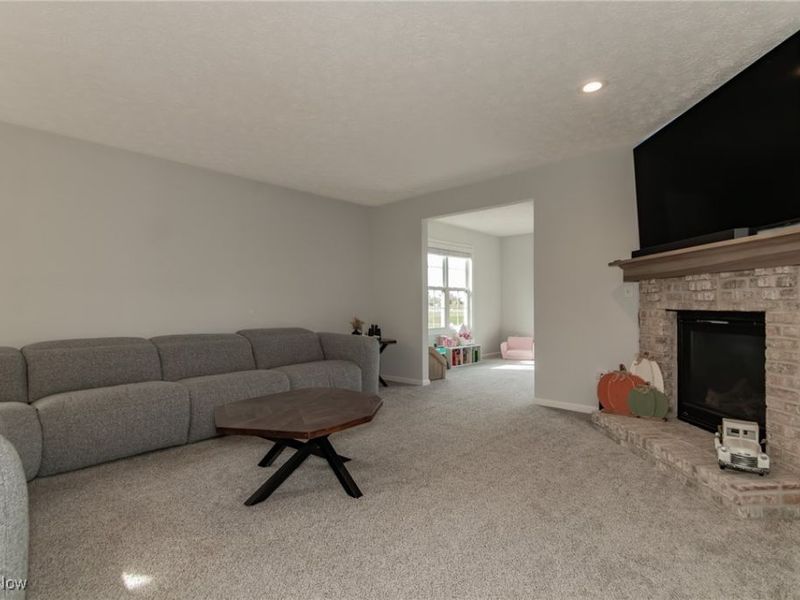 144 Prestwyck Lane, Elyria, OH 44035 Photo 6