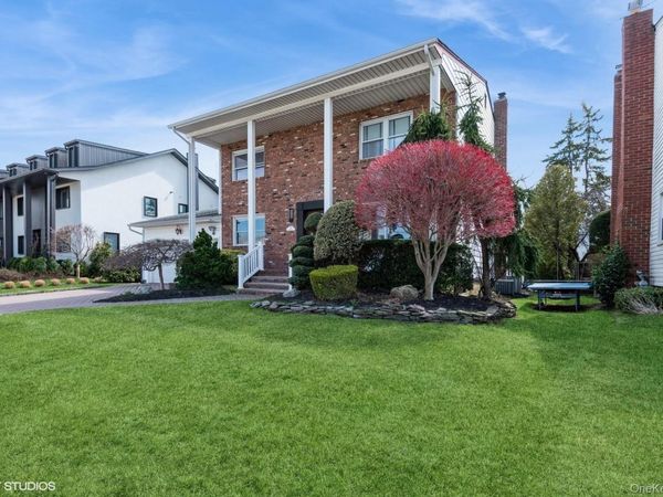 729 Wilson Street, North Woodmere, NY 11581