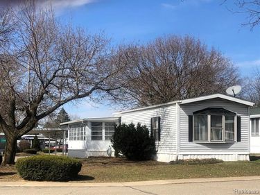 107 Pine Drive, Jonesville, MI 49250