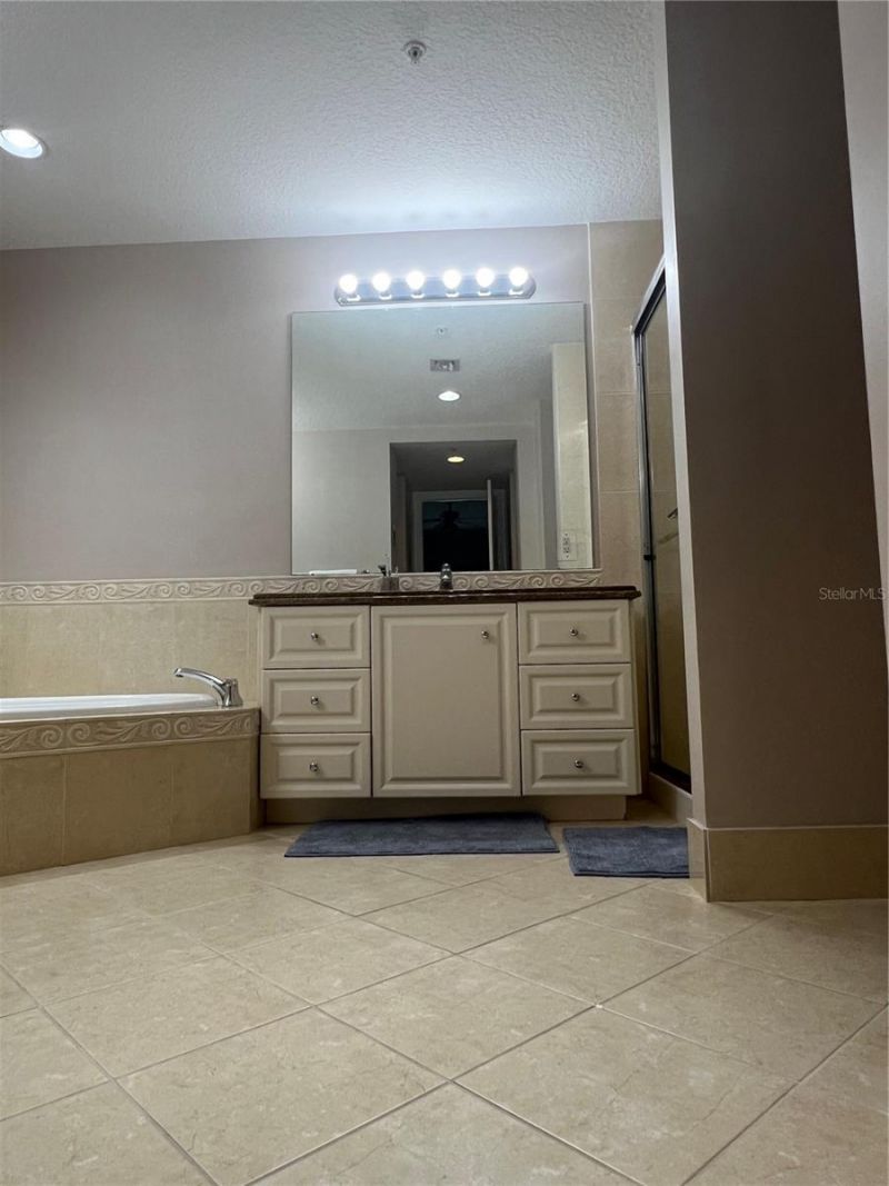 37 E Harbour Isle Drive E, Unit 206, Fort Pierce, FL 34949 Photo