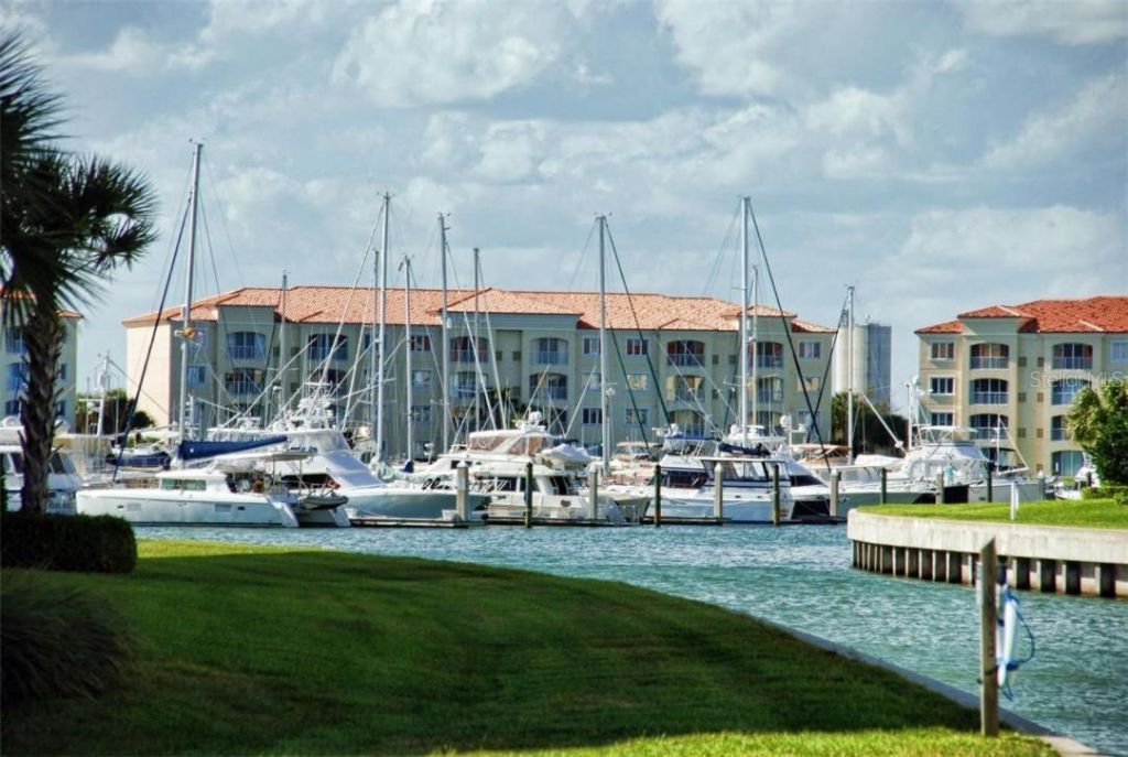 37 E Harbour Isle Drive E, Unit 206, Fort Pierce, FL 34949 Photo