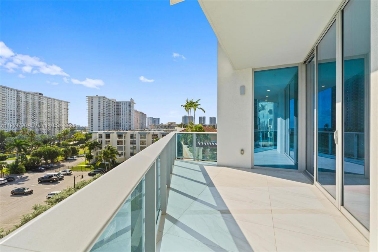 17550 Collins, Unit 501, Sunny Isles Beach, FL 33160 Photo