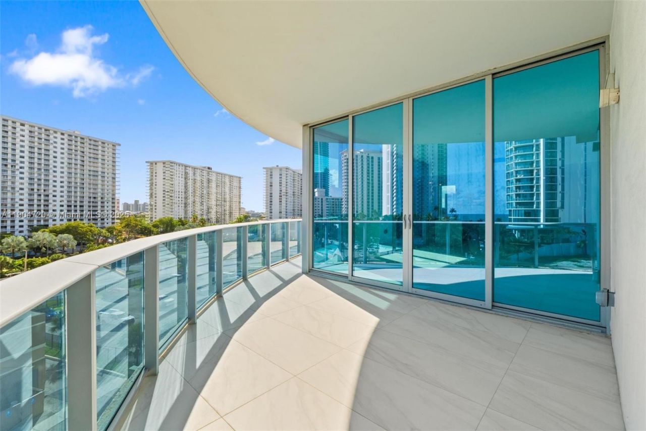 17550 Collins, Unit 501, Sunny Isles Beach, FL 33160 Photo