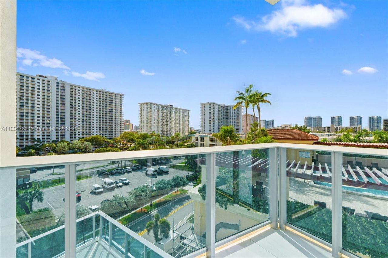 17550 Collins, Unit 501, Sunny Isles Beach, FL 33160 Photo