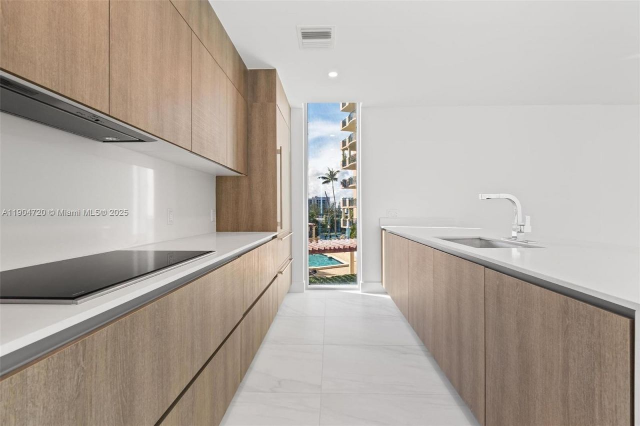 17550 Collins, Unit 501, Sunny Isles Beach, FL 33160 Photo