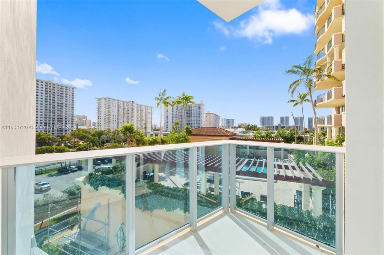 17550 Collins, Unit 501, Sunny Isles Beach, FL 33160 Photo