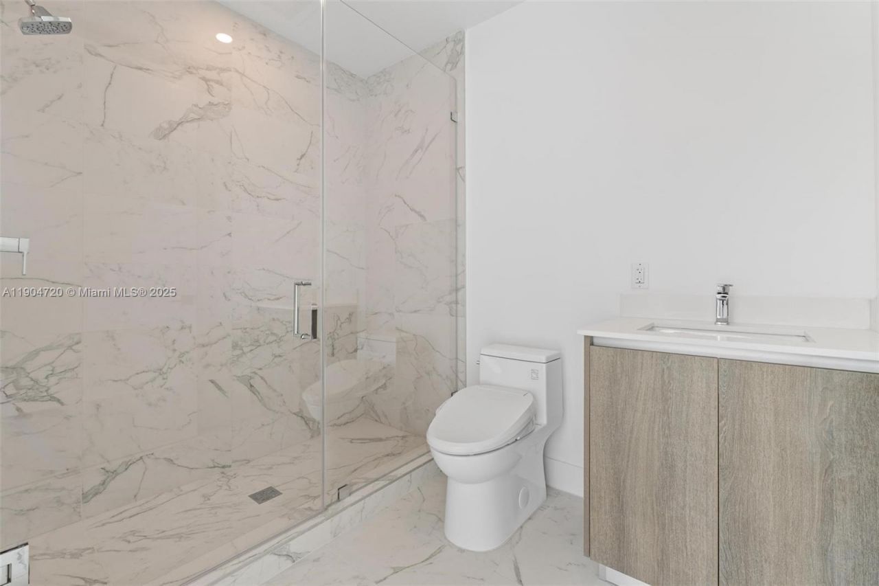 17550 Collins, Unit 501, Sunny Isles Beach, FL 33160 Photo