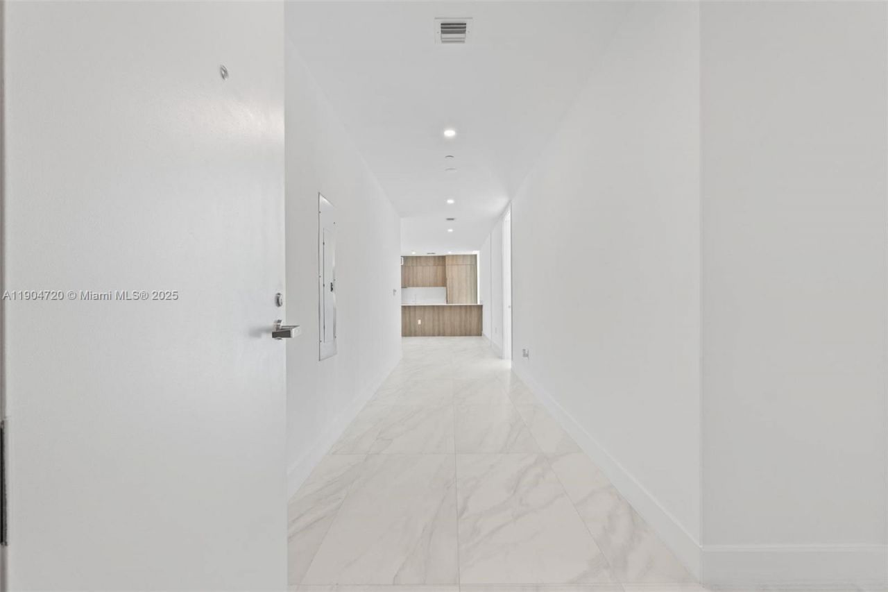 17550 Collins, Unit 501, Sunny Isles Beach, FL 33160 Photo