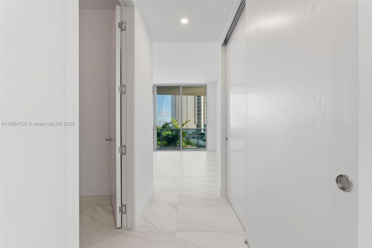 17550 Collins, Unit 501, Sunny Isles Beach, FL 33160 Photo