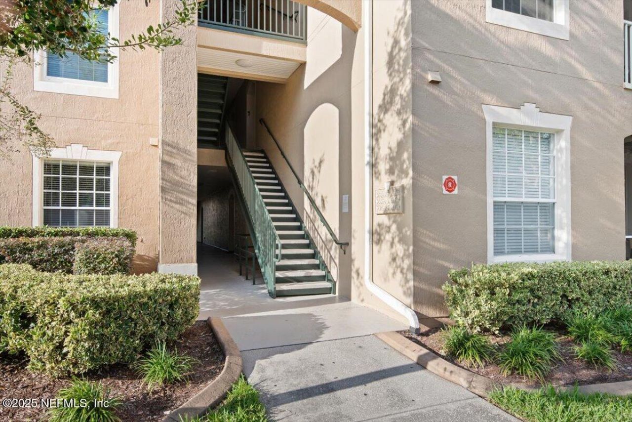 7990 Baymeadows Road E, Unit 913, Jacksonville, FL 32256 Main Photo
