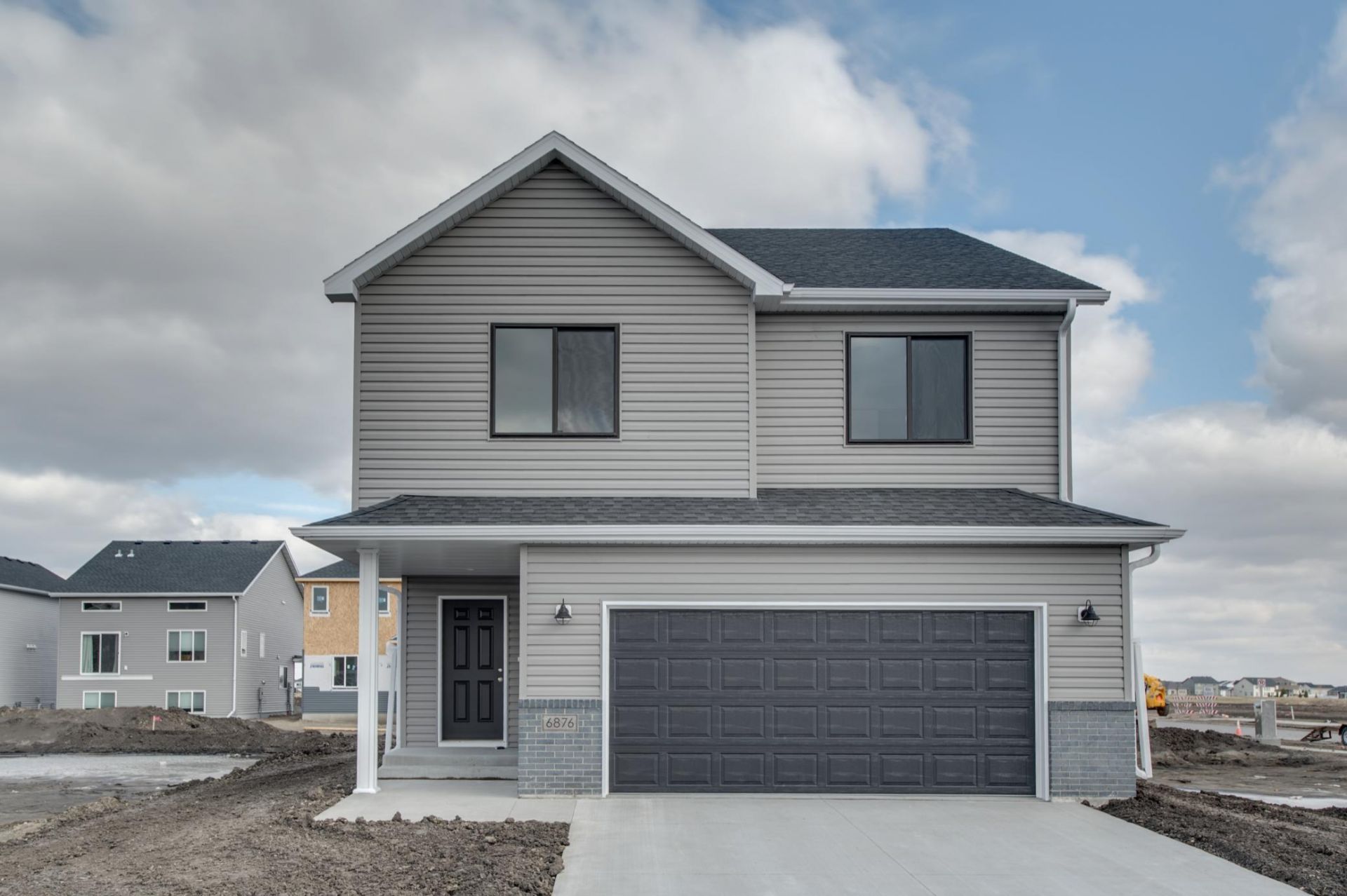 6876 Belding Drive S, Fargo, ND 58104 Main Photo