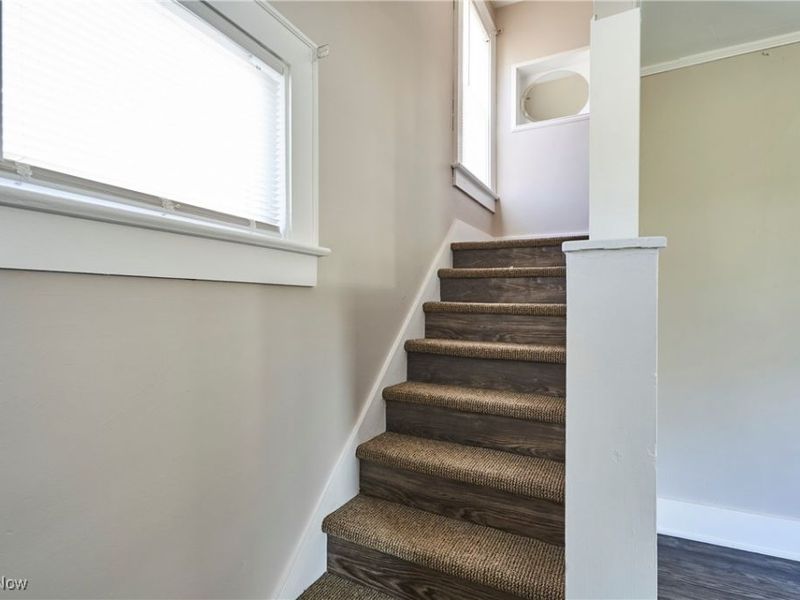 355 Cuyahoga Street, Akron, OH 44310 Photo 14