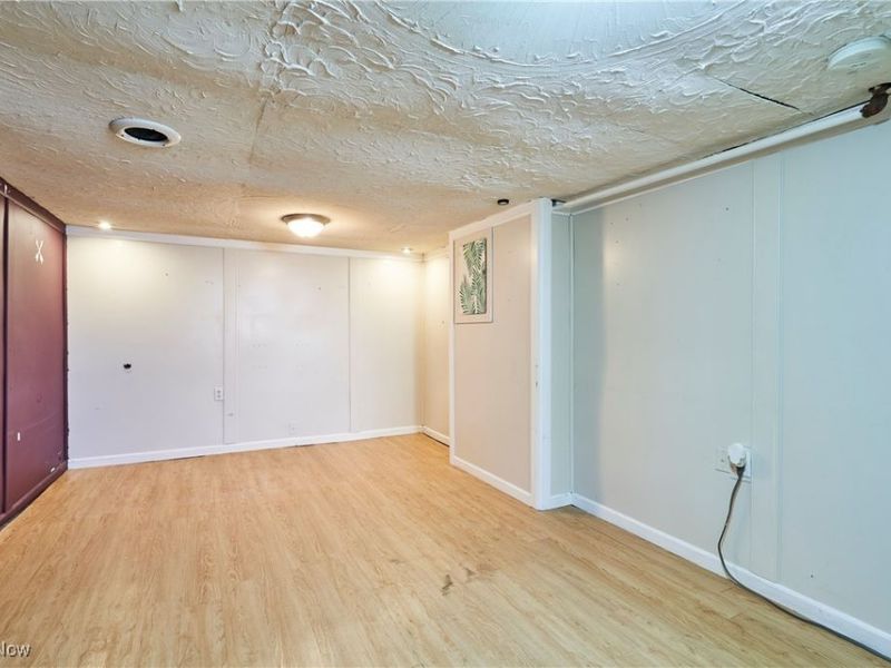 355 Cuyahoga Street, Akron, OH 44310 Photo 24