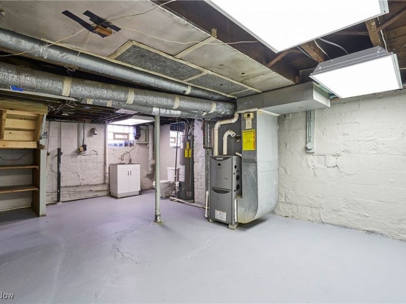 355 Cuyahoga Street, Akron, OH 44310 Photo 27