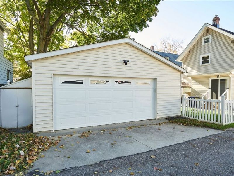 355 Cuyahoga Street, Akron, OH 44310 Photo 3