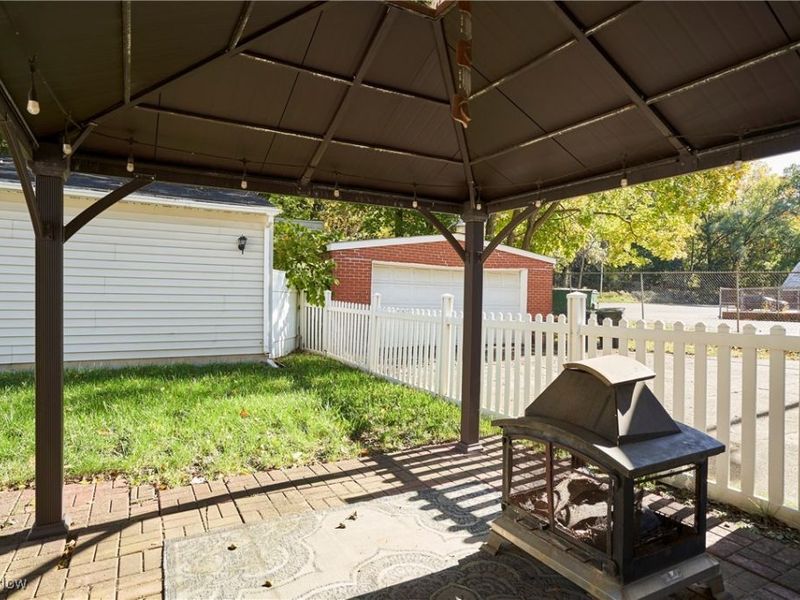 355 Cuyahoga Street, Akron, OH 44310 Photo 6