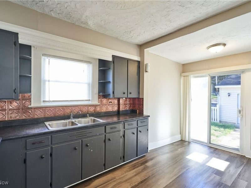 355 Cuyahoga Street, Akron, OH 44310 Photo 7