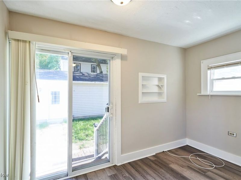 355 Cuyahoga Street, Akron, OH 44310 Photo 9