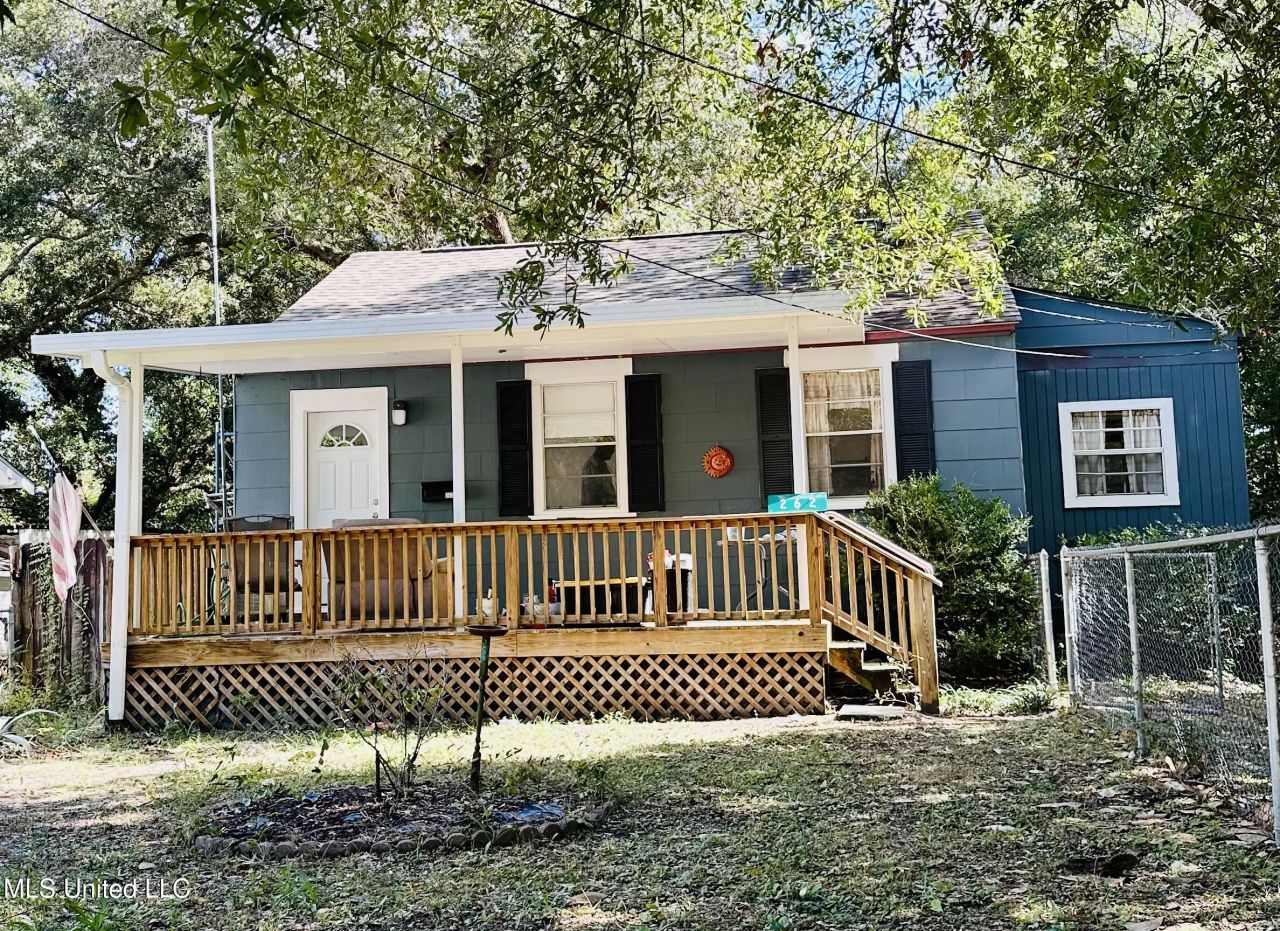 262 Forrest Avenue, Biloxi, MS 39530 Main Photo