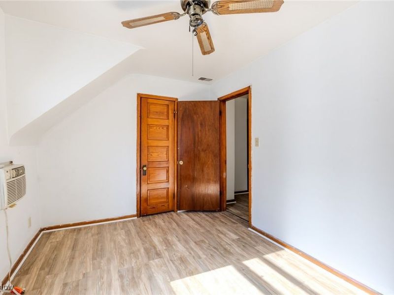 3492 W 56th Street, Cleveland, OH 44102 Photo 9