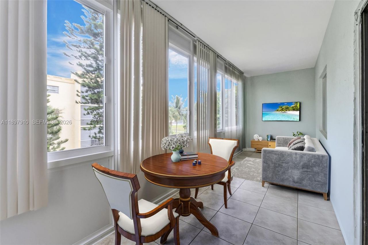 4270 NW 40th St, Unit 311, Lauderdale Lakes, FL 33319 Photo