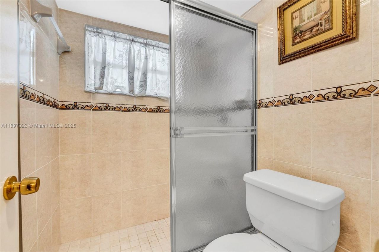 4270 NW 40th St, Unit 312, Lauderdale Lakes, FL 33319 Photo