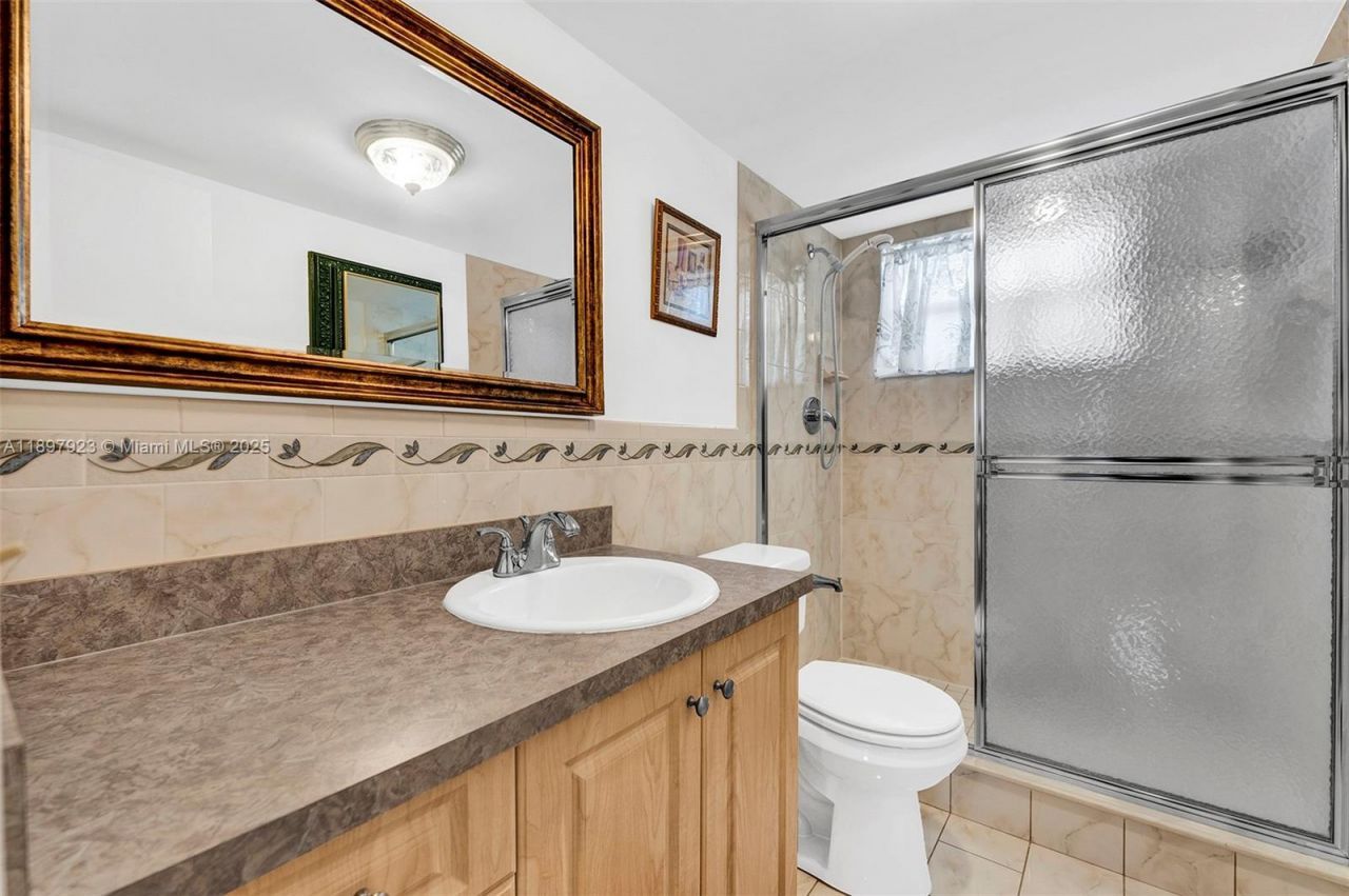 4270 NW 40th St, Unit 312, Lauderdale Lakes, FL 33319 Photo