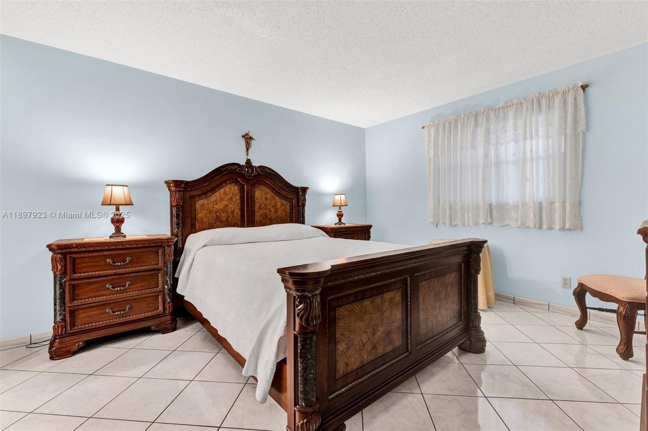 4270 NW 40th St, Unit 312, Lauderdale Lakes, FL 33319 Photo