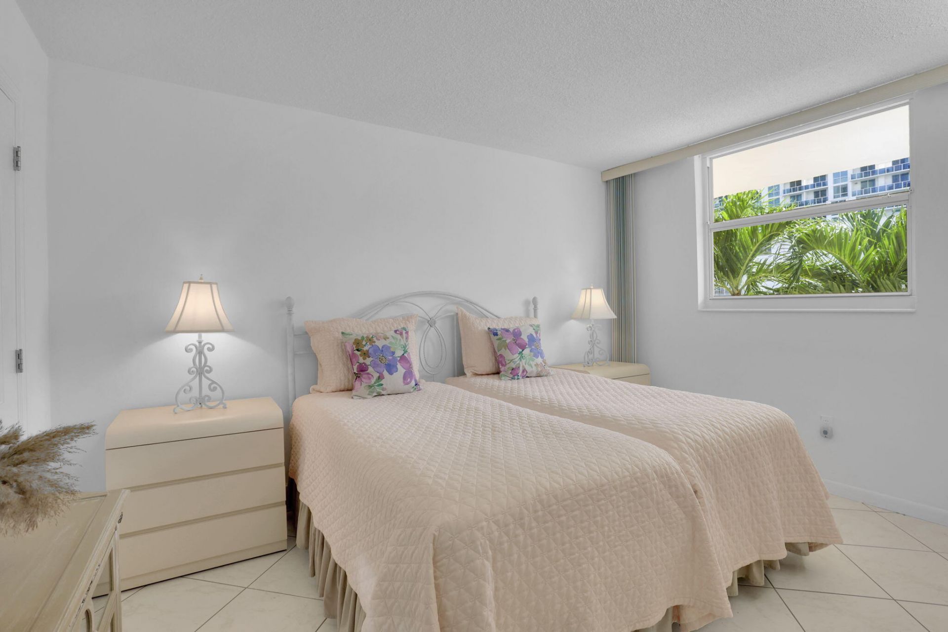 1891 S Ocean Drive, Unit 202, Hallandale Beach, FL 33009 Photo