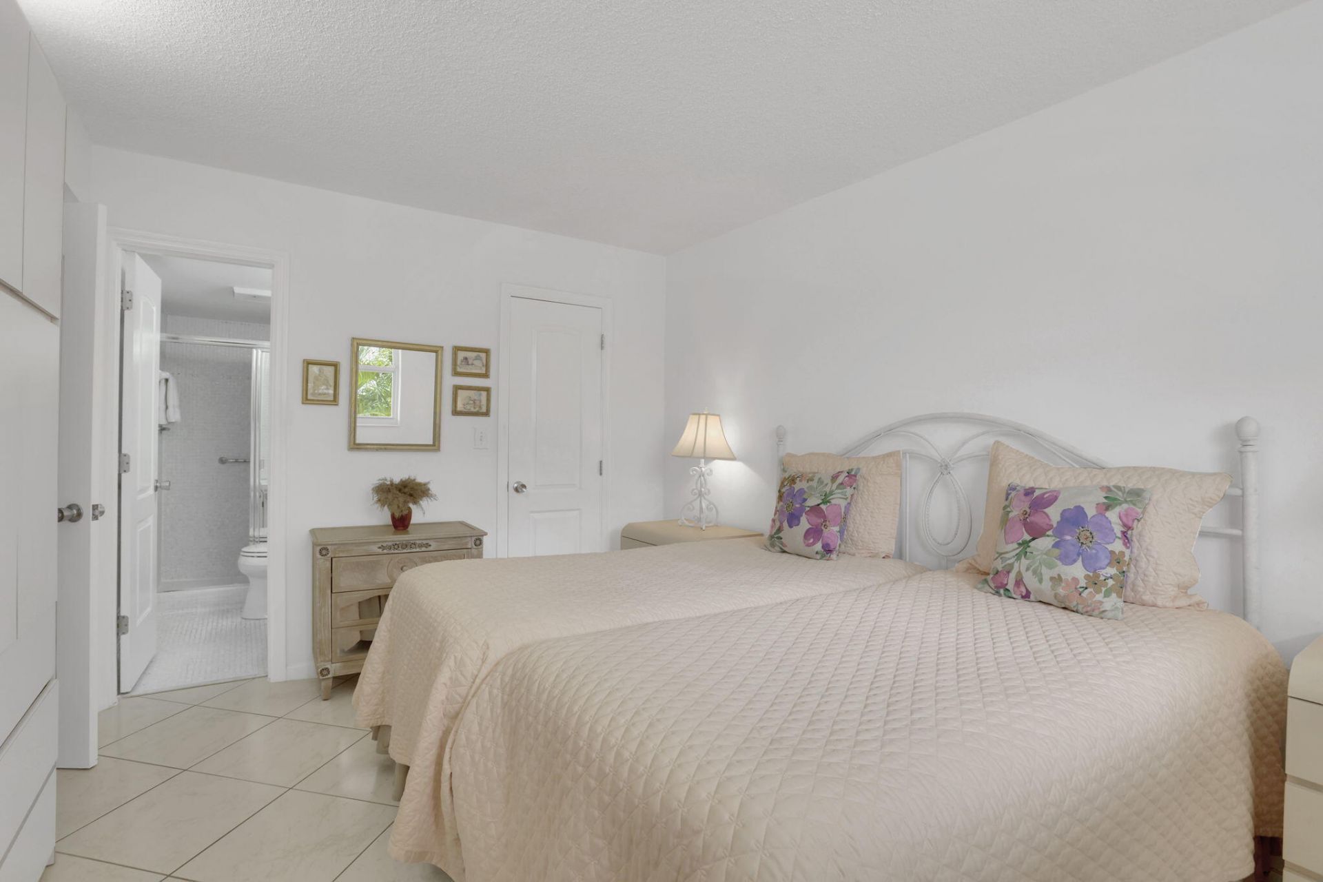 1891 S Ocean Drive, Unit 202, Hallandale Beach, FL 33009 Photo