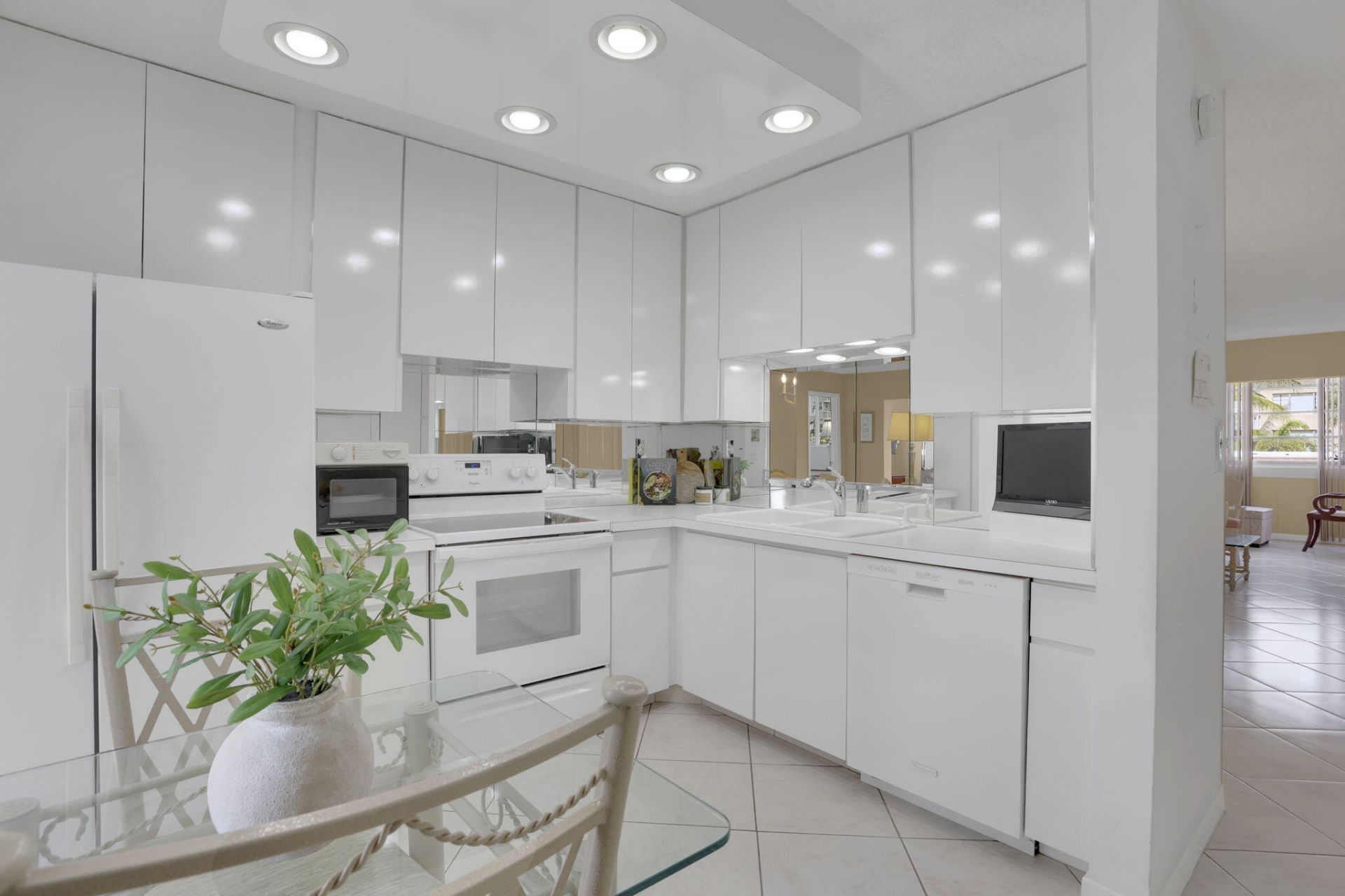 1891 S Ocean Drive, Unit 202, Hallandale Beach, FL 33009 Photo