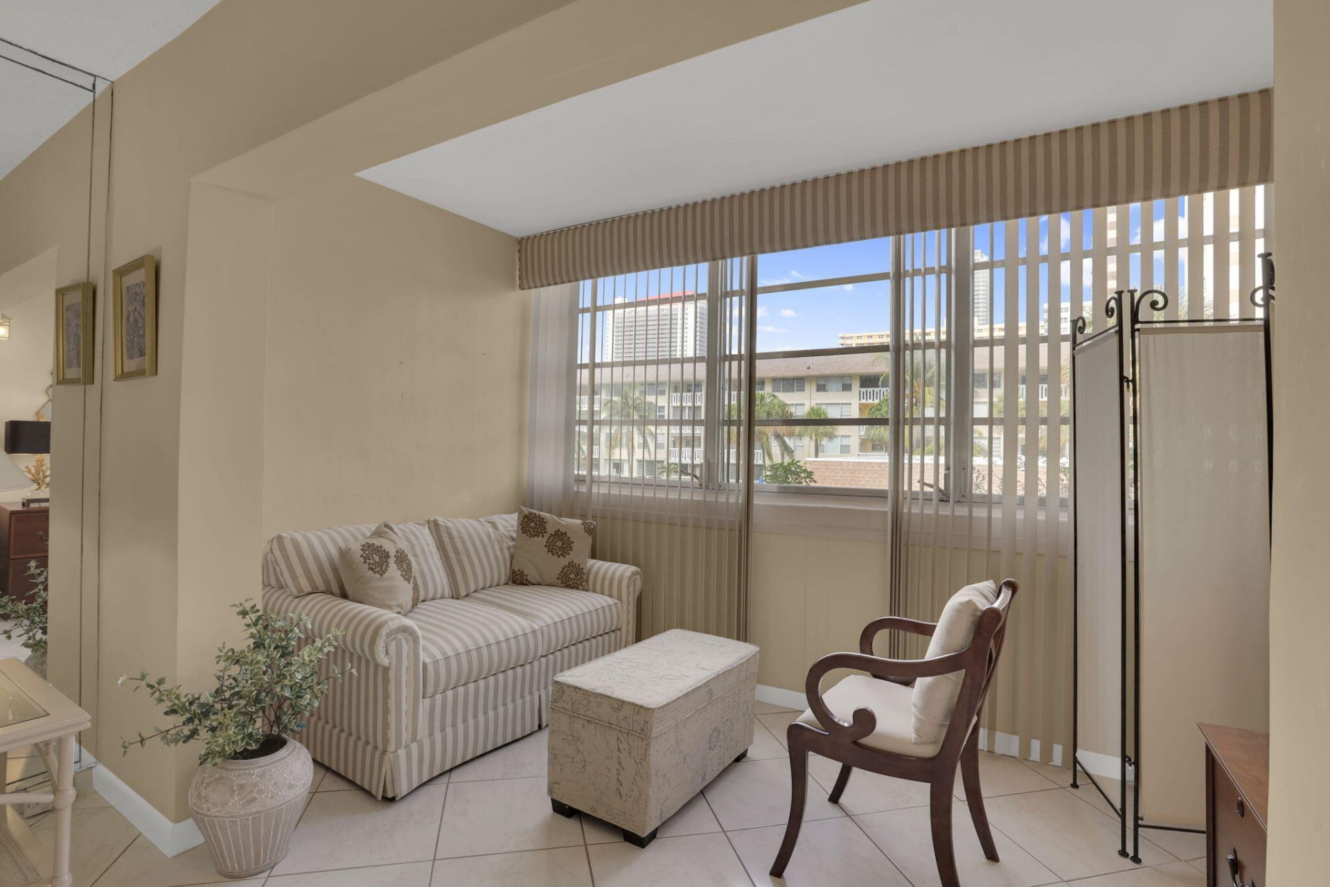 1891 S Ocean Drive, Unit 202, Hallandale Beach, FL 33009 Photo