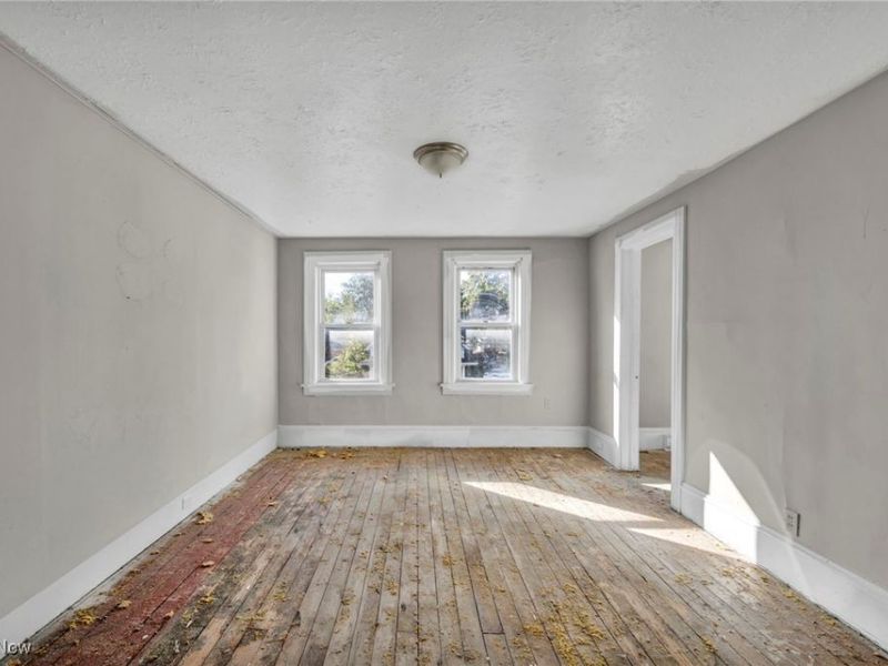 7408 Wentworth Avenue, Cleveland, OH 44102 Photo 12