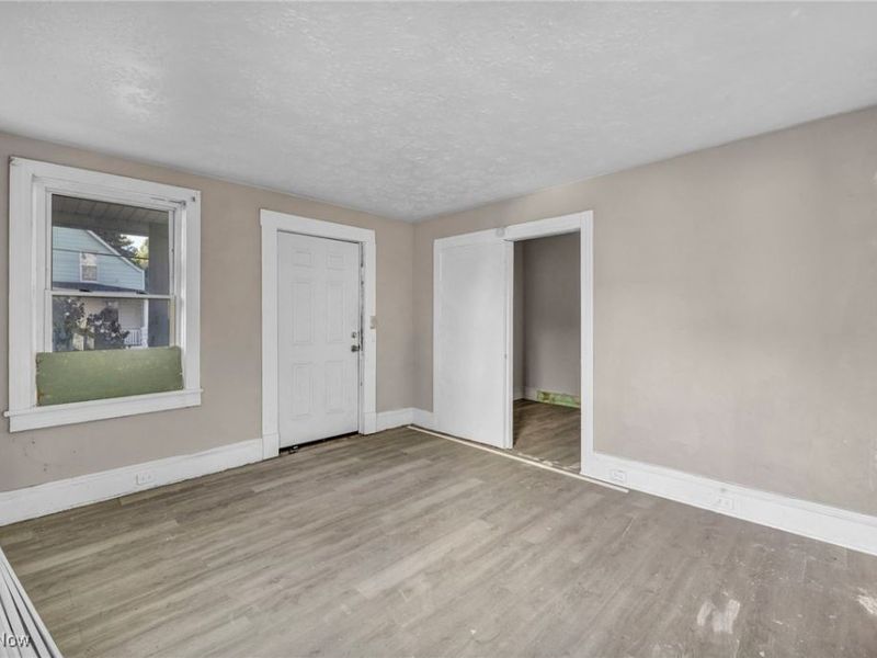 7408 Wentworth Avenue, Cleveland, OH 44102 Photo 9