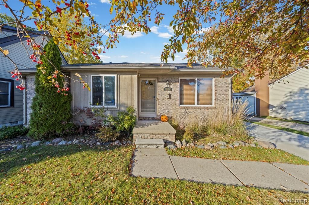 22815 Furton Street, Saint Clair Shores, MI 48082 Main Photo