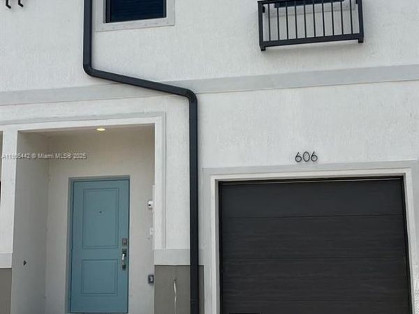 606 SW 12 st, Homestead, FL 33034