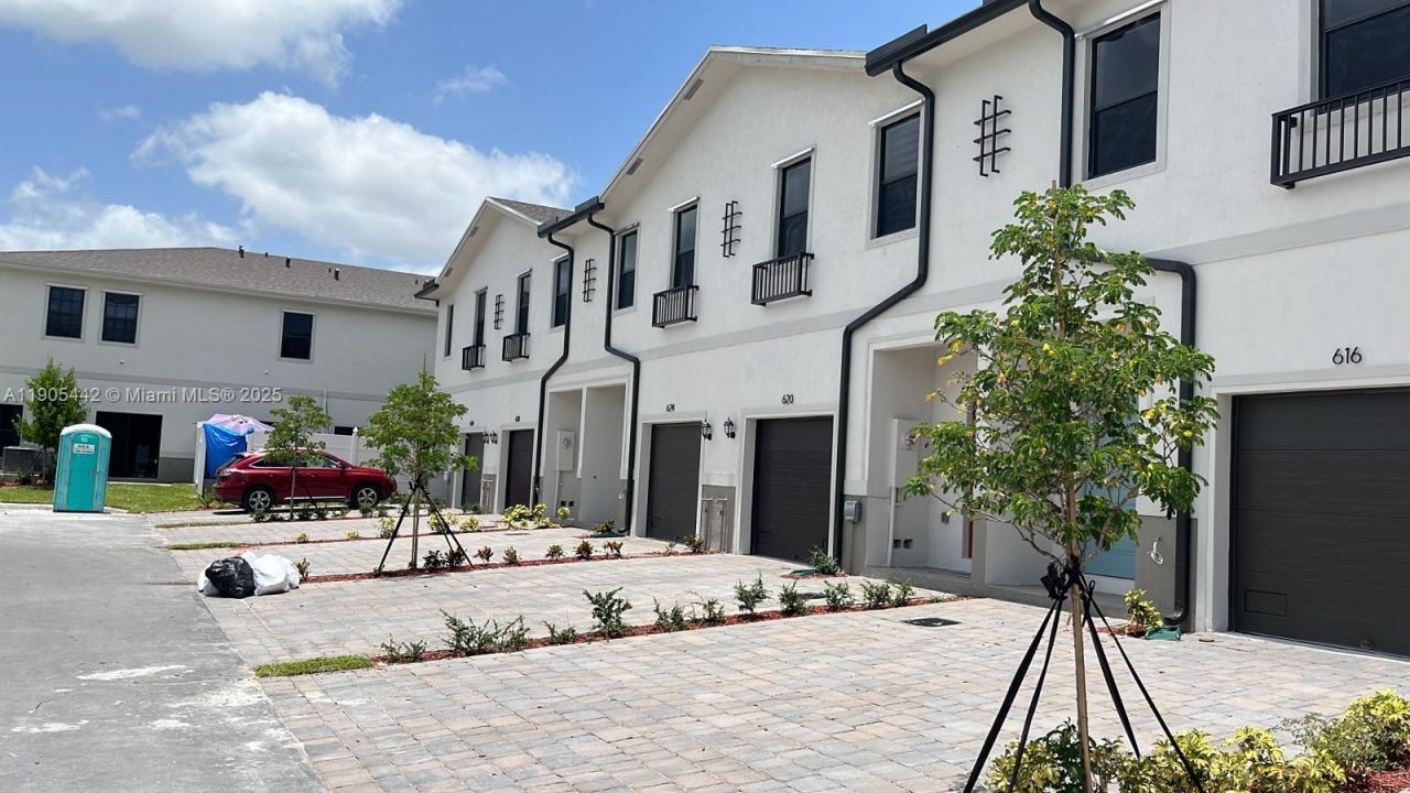 606 SW 12 St, Homestead, FL 33034 Photo