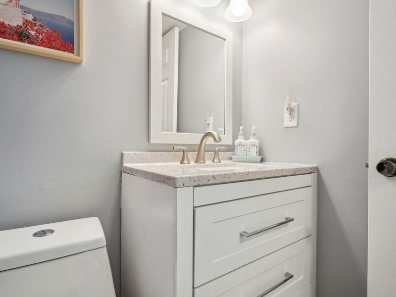 2713 Woodland Village Drive, Unit 6, Columbus, OH 43231 Photo 12