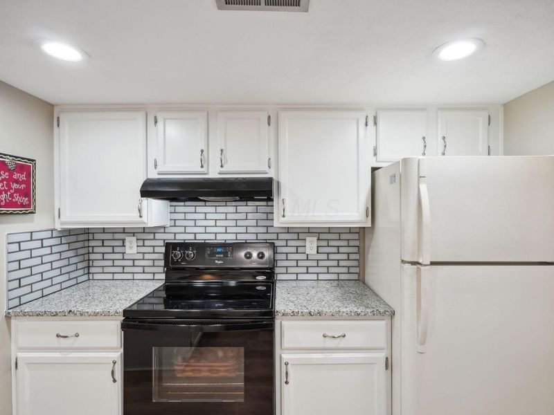 2713 Woodland Village Drive, Unit 6, Columbus, OH 43231 Photo 16