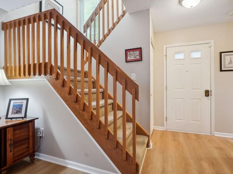 2713 Woodland Village Drive, Unit 6, Columbus, OH 43231 Photo 2