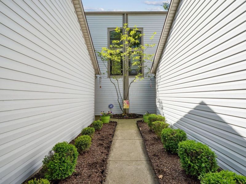 2713 Woodland Village Drive, Unit 6, Columbus, OH 43231 Photo 34